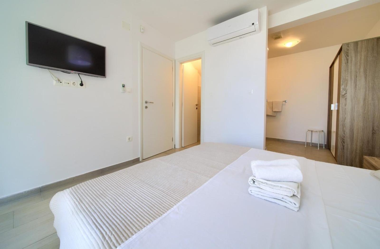 Apartment Sasso Bianco With The Private Pool Njivice Εξωτερικό φωτογραφία