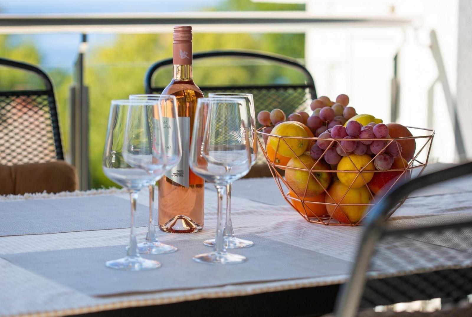 Apartment Sasso Bianco With The Private Pool Njivice Εξωτερικό φωτογραφία